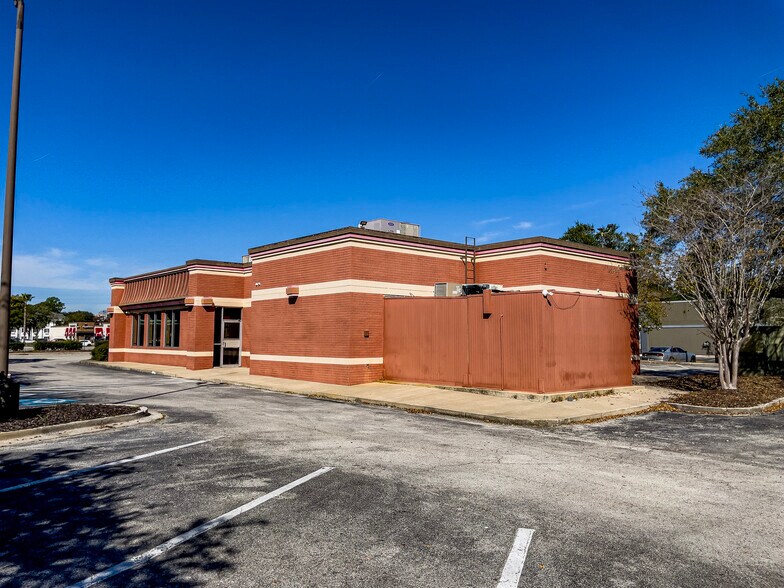 More Photos Of 5752 Butler Point Rd, Jacksonville Fast Food For Lease