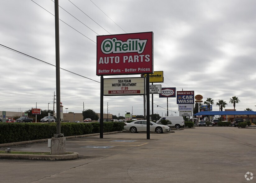 More Photos Of 7850 Highway 6 S, Houston Freestanding For Lease
