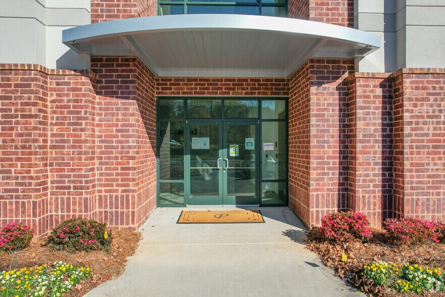 More Photos Of 3060 Kimball Bridge Rd, Alpharetta Office For Lease