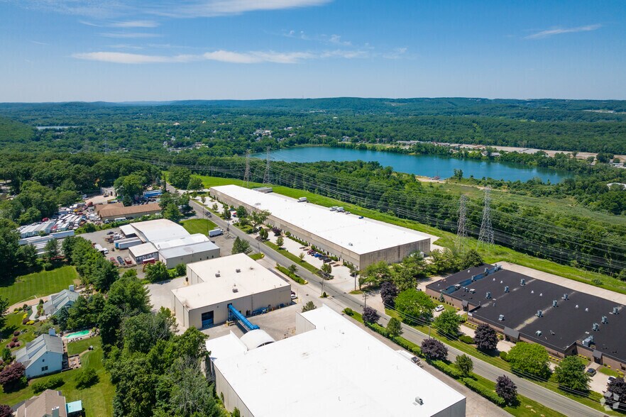 More Photos Of 102 Iron Mountain Rd, Mine Hill Warehouse For Lease