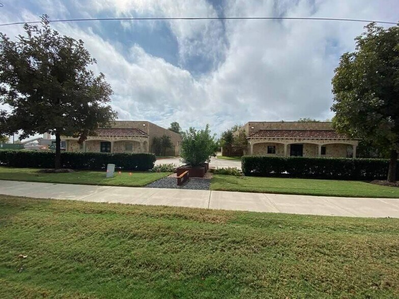 More Photos Of 3275 Springer Ln, Rockwall Showroom For Lease