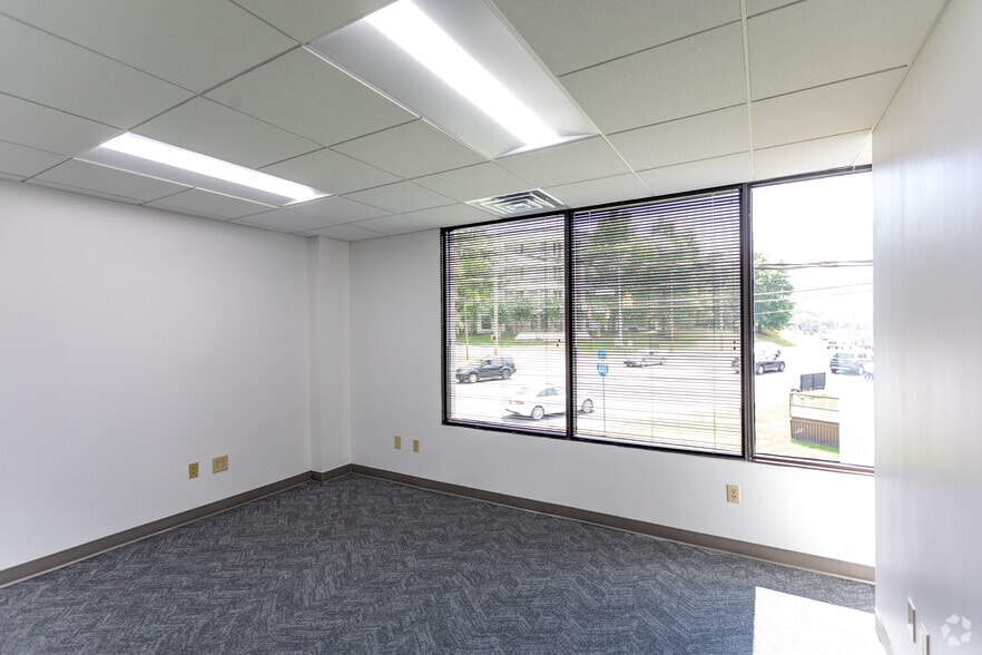 More Photos Of 2505 21st Ave S, Nashville Office For Lease