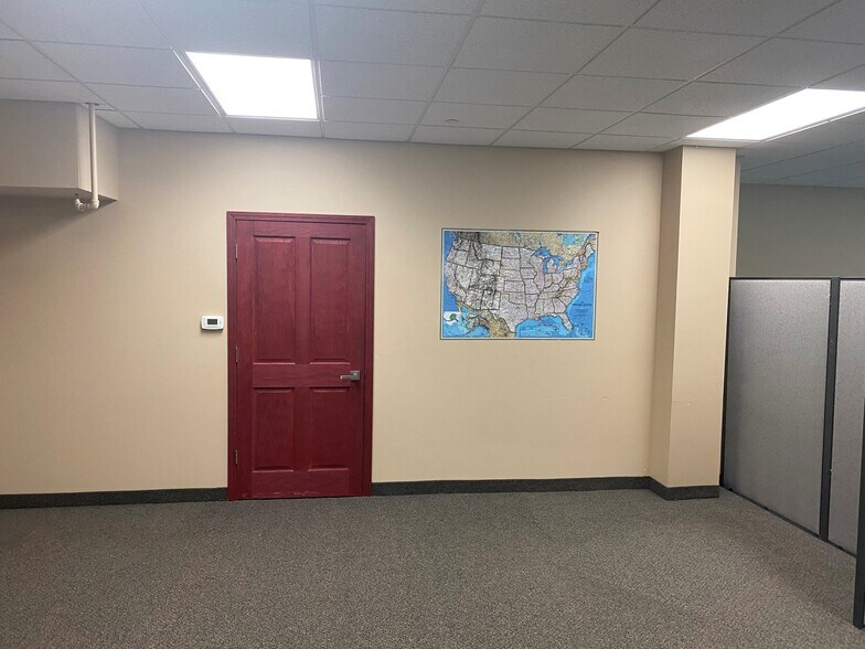 More Photos Of 3545 Plymouth Blvd, Plymouth Office For Lease
