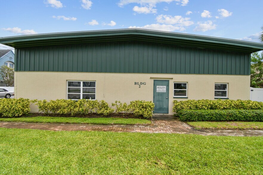 Primary Photo Of 13195 N 49th St N, Clearwater Warehouse For Lease