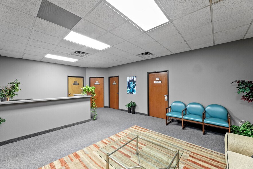 More Photos Of 1802 NE Loop 410, San Antonio Office For Sale