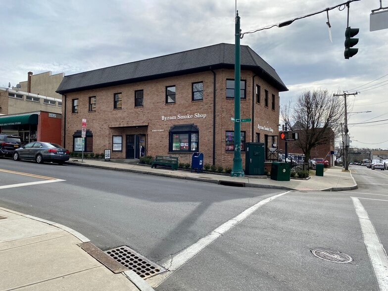More Photos Of 111 Mill St, Greenwich Storefront Retail Office For Sale