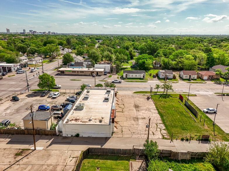 More Photos Of 1015 S Meridian Ave, Wichita Auto Repair For Sale