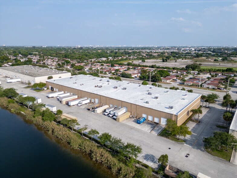 More Photos Of 1501 Green Rd, Deerfield Beach Warehouse For Lease