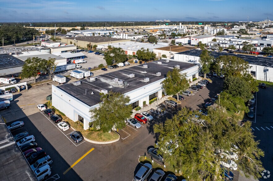 More Photos Of 379 W Michigan St, Orlando Flex For Lease
