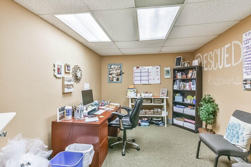 More Photos Of 426 Winnie, Galveston Religious Facility For Lease