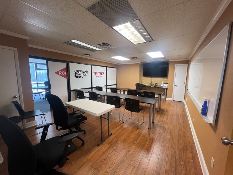 More Photos Of 155 Woolco Dr, Marietta Warehouse For Sale