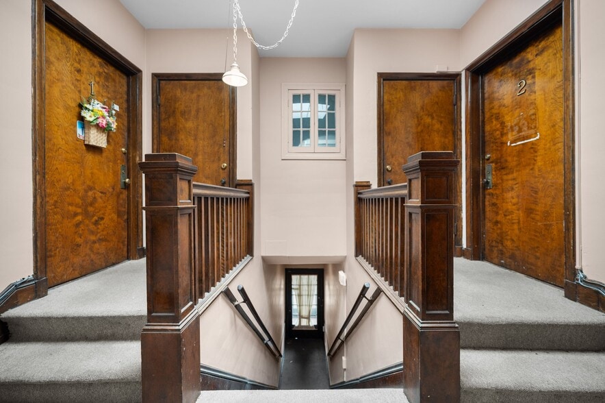 More Photos Of 16903 Fischer Rd, Cleveland Office For Sale