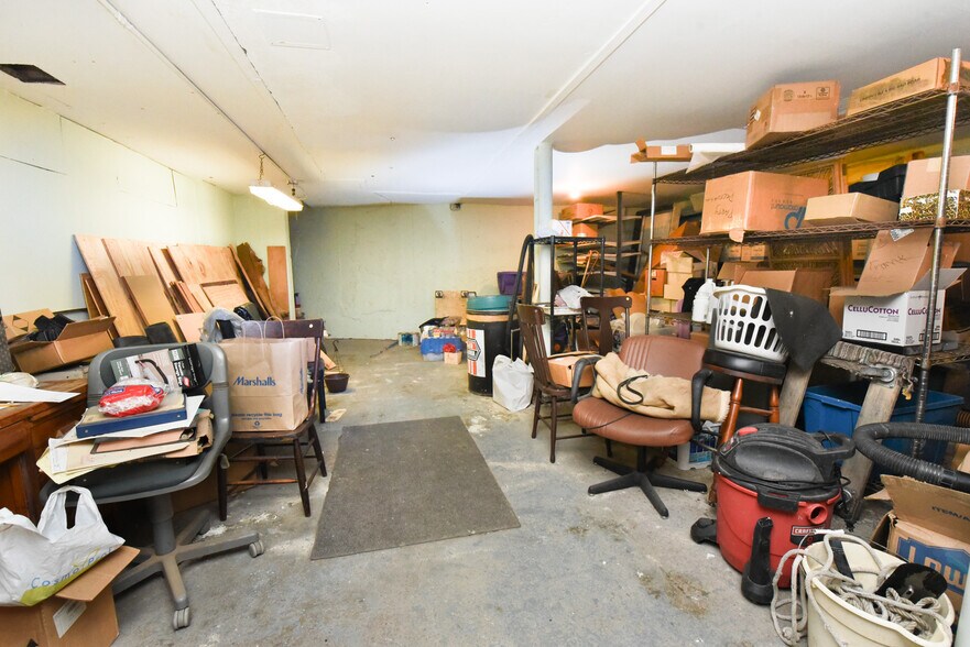 More Photos Of 4143 Main St, Bridgeport Storefront For Sale