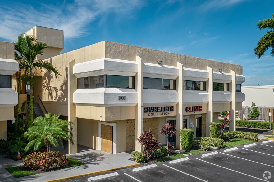 More Photos Of 3900 W Commercial Blvd, Fort Lauderdale Office For Lease