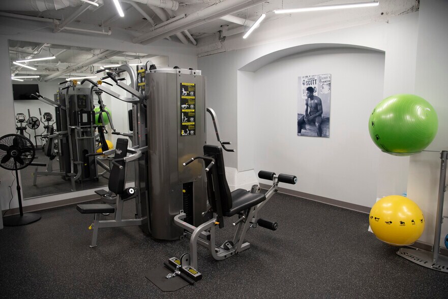 More Photos Of 200 S 5th St, Louisville Office For Lease