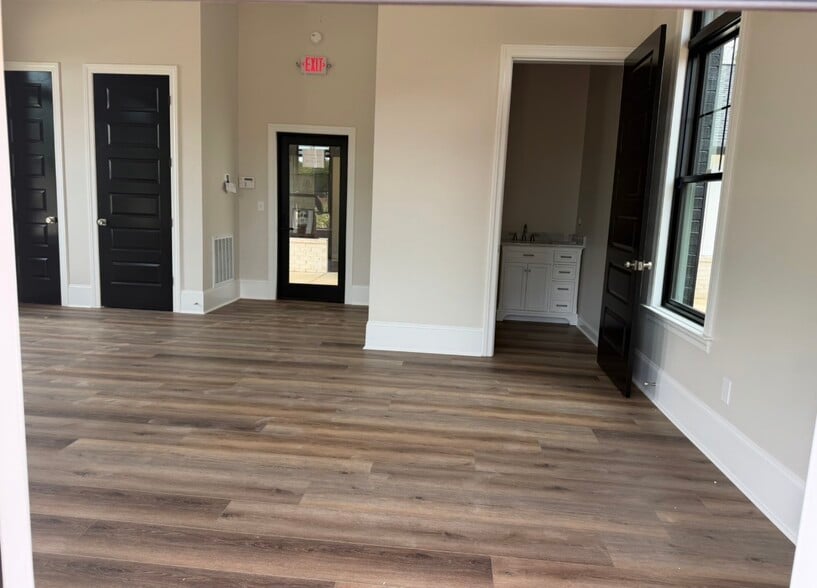 More Photos Of 12418 County Line Rd, Madison Office For Lease