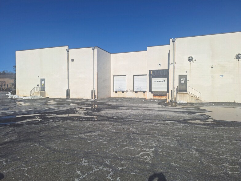 More Photos Of 7 Madison Rd, Fairfield Warehouse For Lease