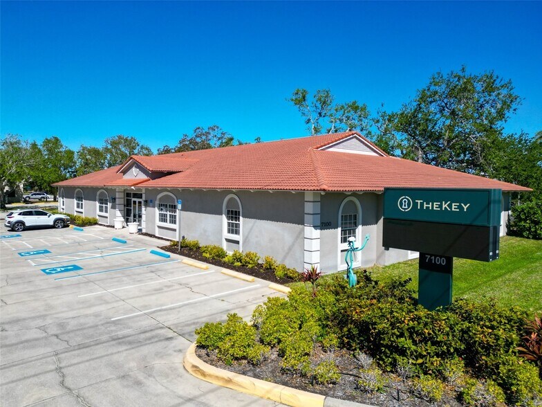 More Photos Of 7100 S Beneva Rd, Sarasota Office For Lease