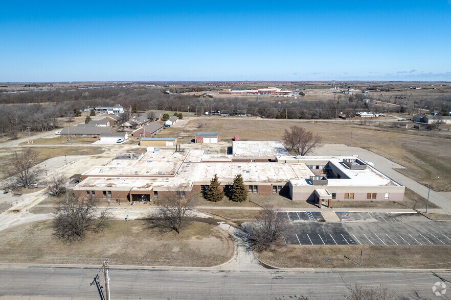 More Photos Of 100 E Helen St, Herington Healthcare For Sale