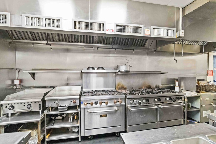 More Photos Of 362 W Dearborn St, Englewood Storefront For Sale