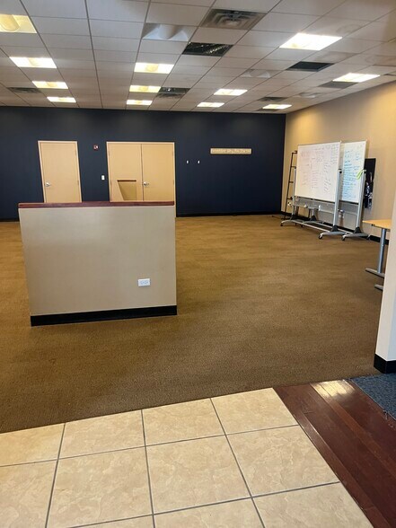 More Photos Of 800-808 W 87th St, Chicago General Retail For Lease