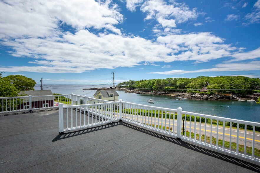 More Photos Of 146 State Route 32, New Harbor Hotel For Sale
