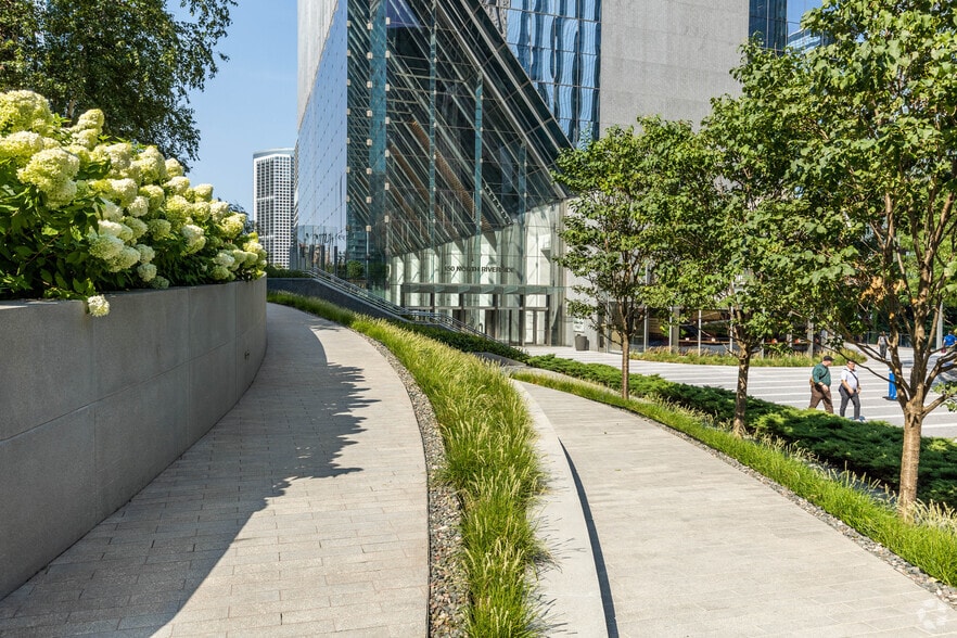 More Photos Of 150 N Riverside Plz, Chicago Office For Lease