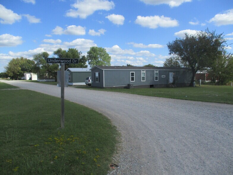 Primary Photo Of 18105 Coker rd, Bethel Acres Manufactured Housing Mobile Home Park For Sale