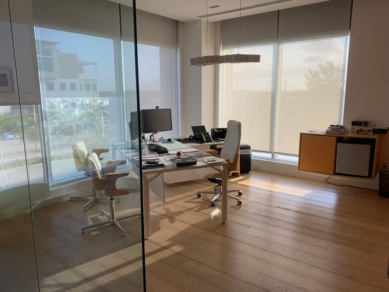 More Photos Of 7950 NW 53rd St, Doral Medical For Sale