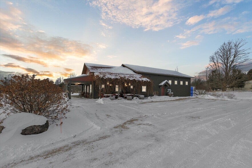 More Photos Of 8370 Lakeview Rd, Alanson Winery Vineyard For Sale