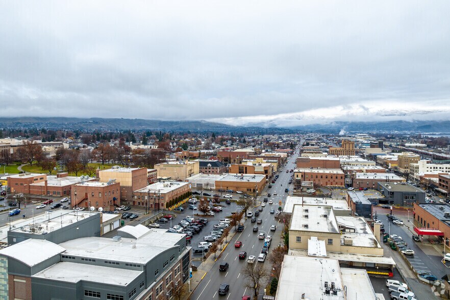 More Photos Of 30 S Mission St, Wenatchee Bank For Sale