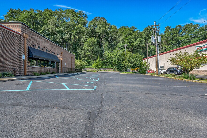 More Photos Of 821 Northern Blvd, Clarks Summit Restaurant For Sale