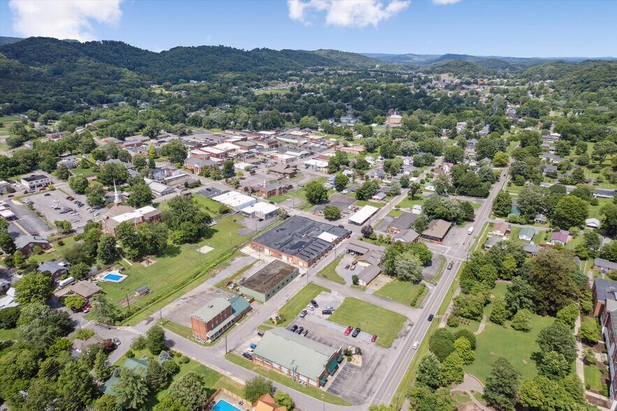 More Photos Of 307 S Depot St, Rogersville General Retail For Lease