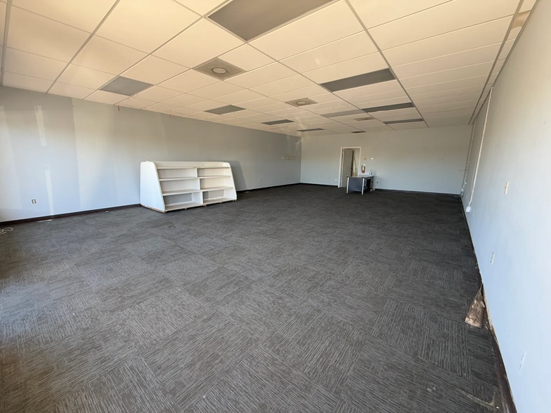 More Photos Of 2020 S Combee Rd, Lakeland Warehouse For Lease
