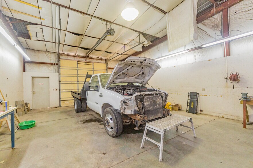 More Photos Of 3700 N 14th St, Ponca City Warehouse For Sale