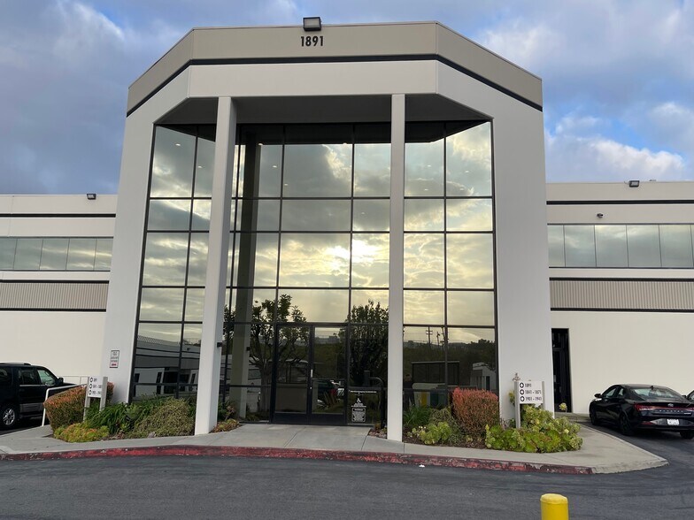 More Photos Of 1941 N Gaffey St, San Pedro Distribution For Lease