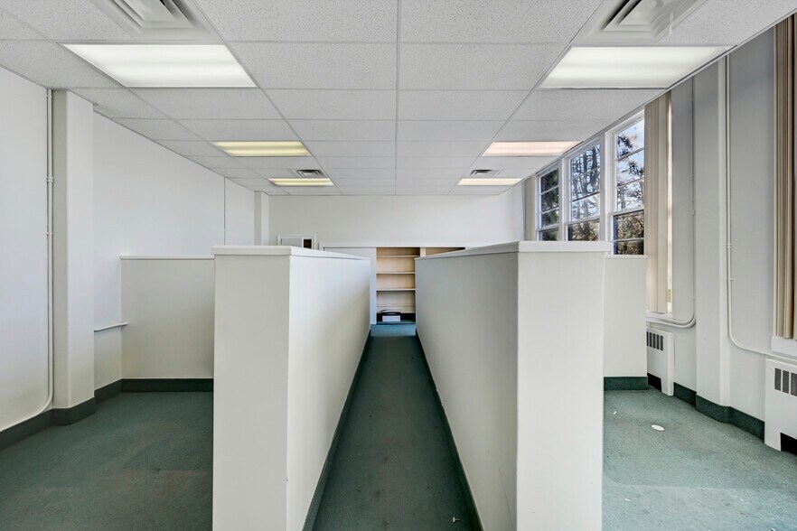 More Photos Of 301 Delaware Ave, Olyphant Office For Sale