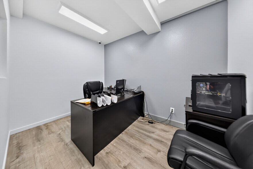 More Photos Of 20847 Sherman Way, Canoga Park Office For Sale