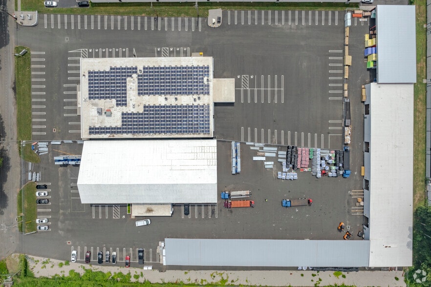 More Photos Of 252-262 Depot Rd, Milford Light Distribution For Lease