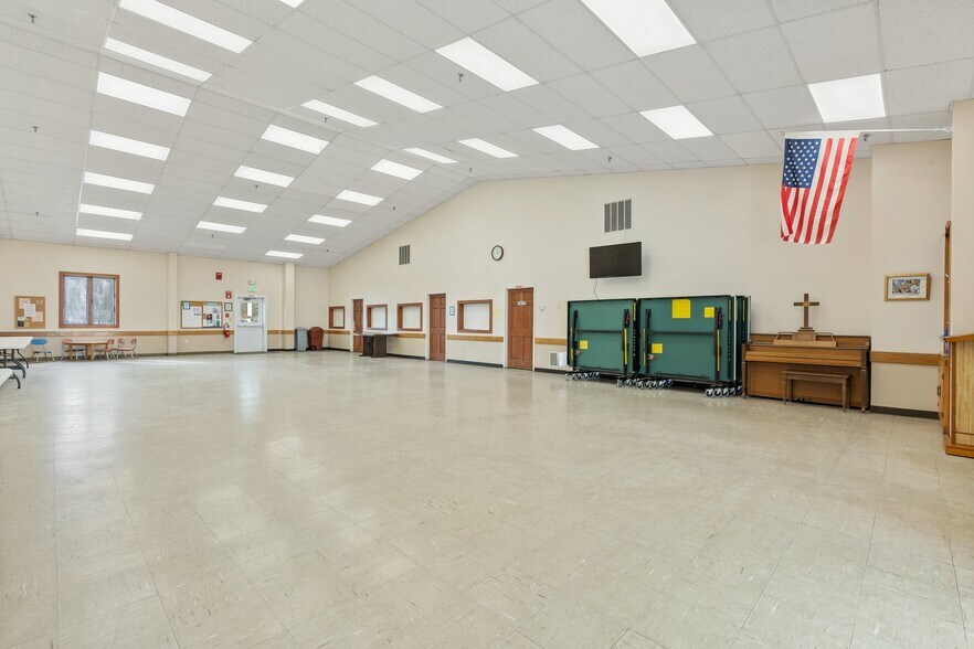 More Photos Of 646 Daniel Webster Hwy, Merrimack Specialty For Lease