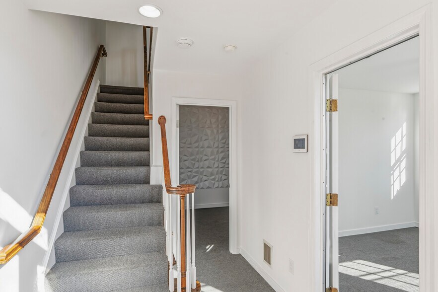 More Photos Of 801-809 Franklin St, Alexandria Loft Creative Space For Lease