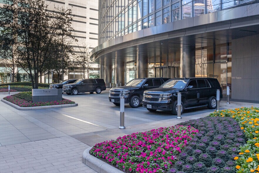 More Photos Of 1111 Travis St, Houston Office For Lease