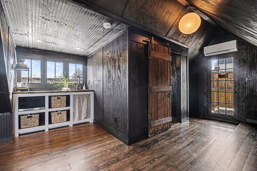 More Photos Of 31 Earl St, Clayton General Retail For Sale
