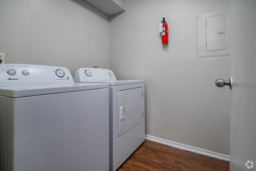 More Photos Of 14900 Nacogdoches Rd, San Antonio Apartments For Sale