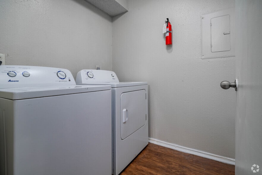 More Photos Of 14900 Nacogdoches Rd, San Antonio Apartments For Sale