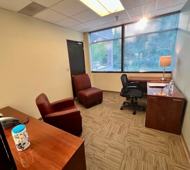 More Photos Of 17530 NE Union Hill Rd, Redmond Medical For Sale