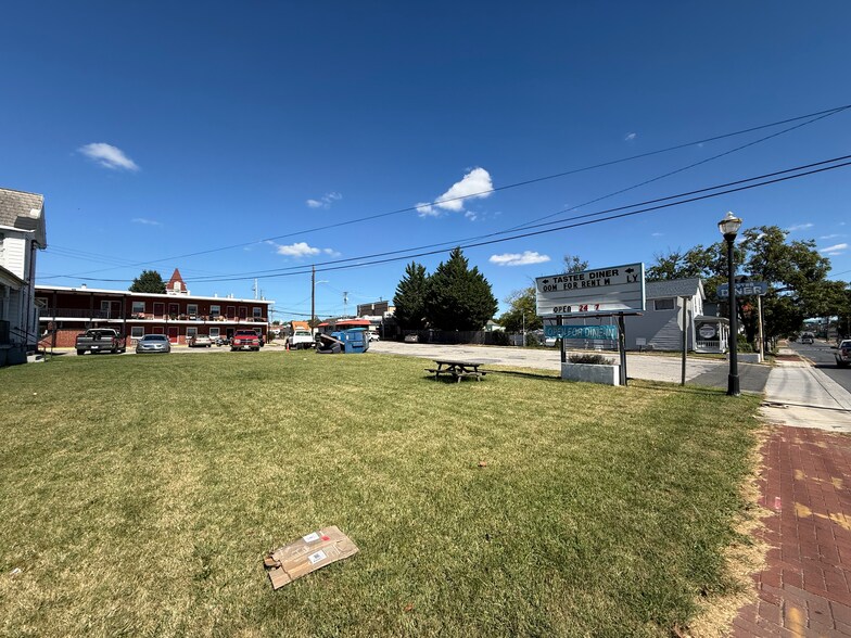 More Photos Of 118 Washington Blvd S, Laurel Land For Sale