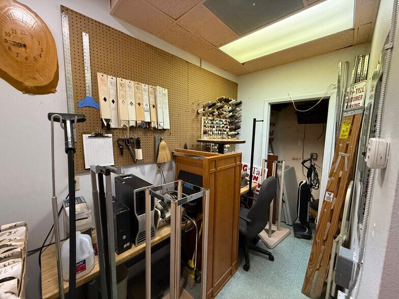 More Photos Of 4333 S Tamiami Trl, Sarasota Unknown For Lease