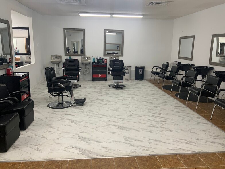 More Photos Of 4566 Elvis Presley Blvd, Memphis Freestanding For Sale