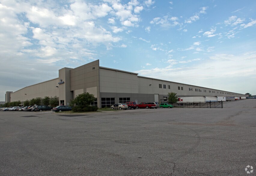More Photos Of 710 Venture Dr, Southaven Warehouse For Lease